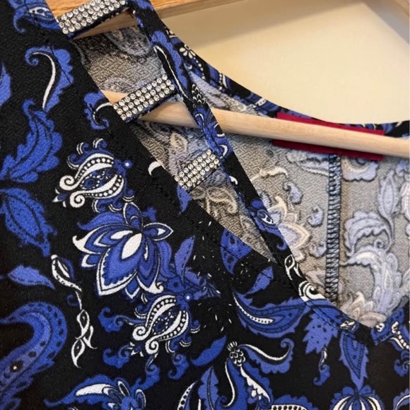 Love Scarlett Medium Top - Picture 2 of 7